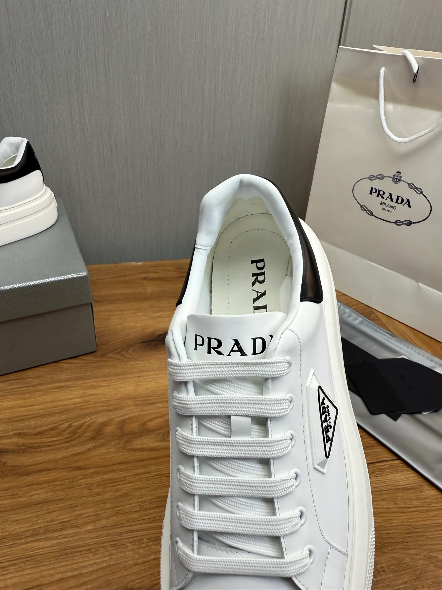 Men's shoes 💰560💰 [PRADA] Men's shoes are popular in the counter, official website is synchronized, 1 high-quality shipment ✔️Original cowhide upper + cowhide lining, 1🆚1 replica, original sole, 38-45 (45 customized, non-refundable)